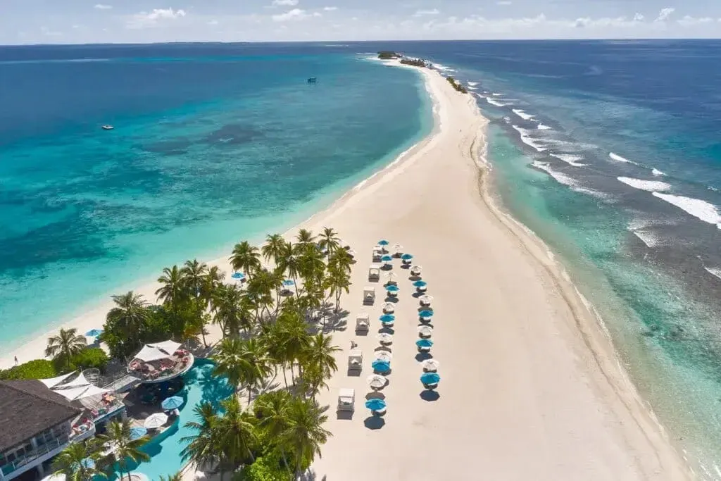 Finolhu, A Seaside Collection Resort — Die Sandbank zieht weit in den Indischen Ozean